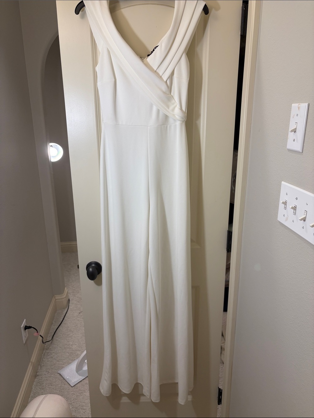 Elegant White V-Neck Jumpsuit